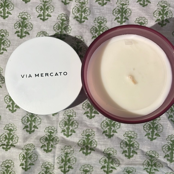 Via Mercato candle #5 waterlily and sandalwood - Picture 2 of 3